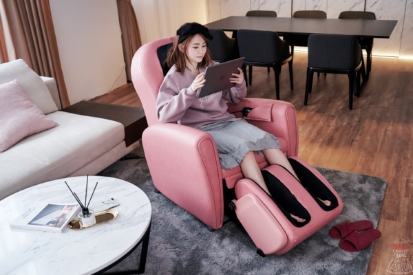 【小資女超值】OSIM 8變小天后Smart Sofa，一張沙發有8種變化，坐起來超舒爽～