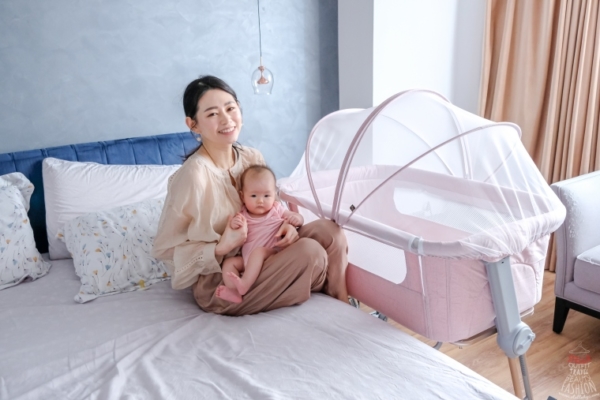 【育兒】英國Unilove Hugme Plus全視野透氣可攜床邊床，搭配蛋型蚊帳好網美風啊！